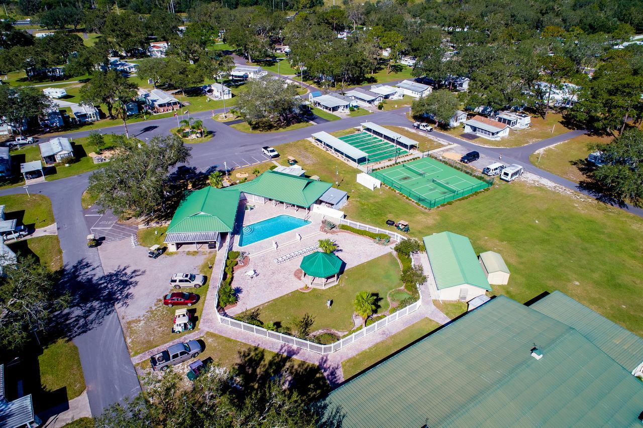 Red Oaks Bushnell Exterior photo